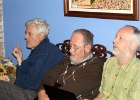 Ton, Bert en Jan geven Kees de volle aandacht   R.Eveleens